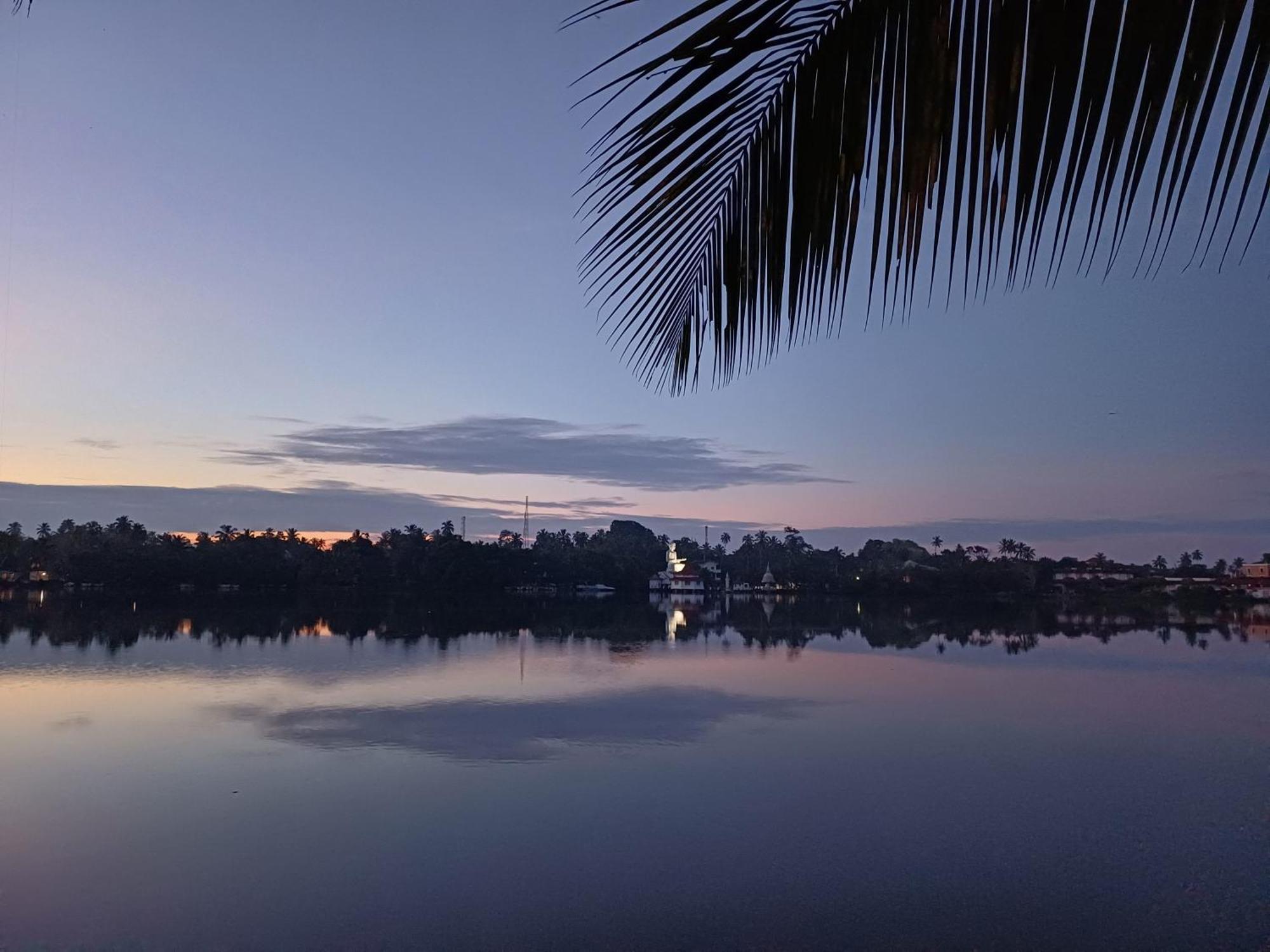 Villa River View Aluthgama Esterno foto