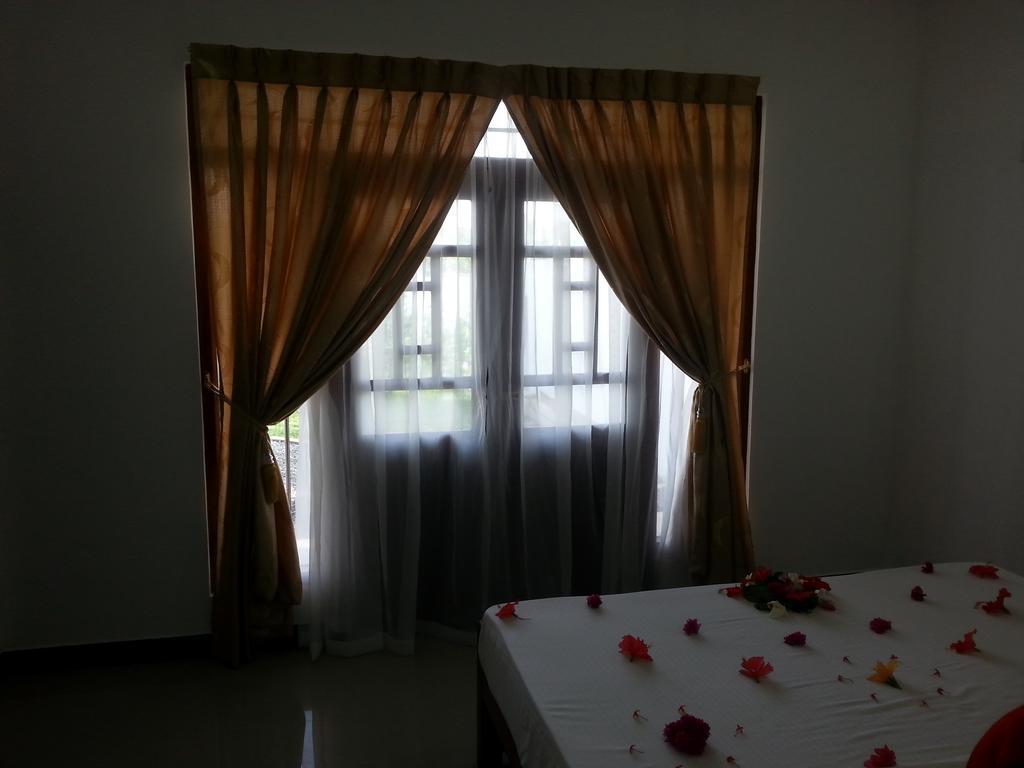 Villa River View Aluthgama Esterno foto