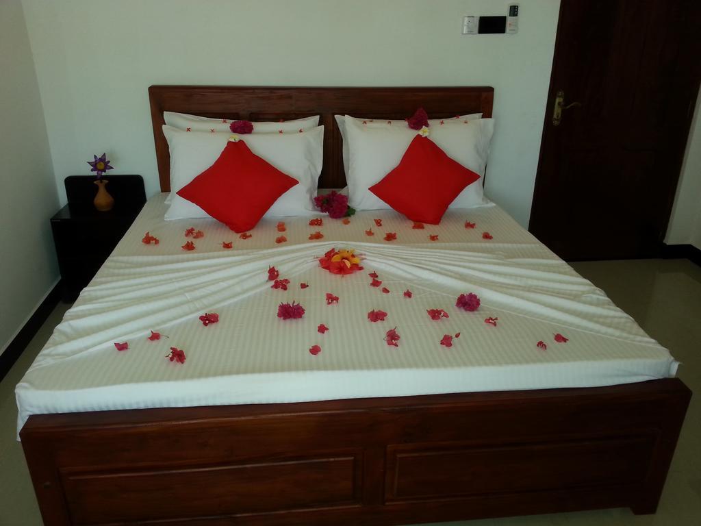 Villa River View Aluthgama Esterno foto